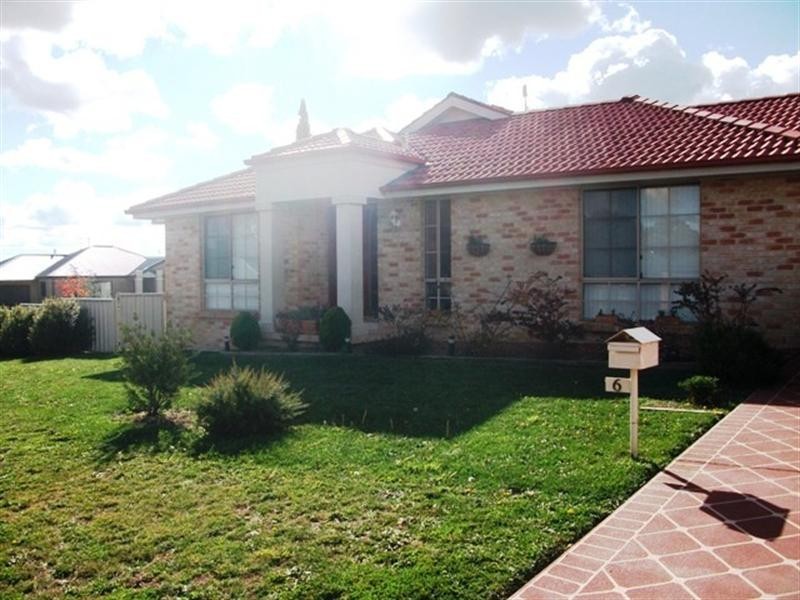 6 Brooklands Drive, Orange NSW 2800