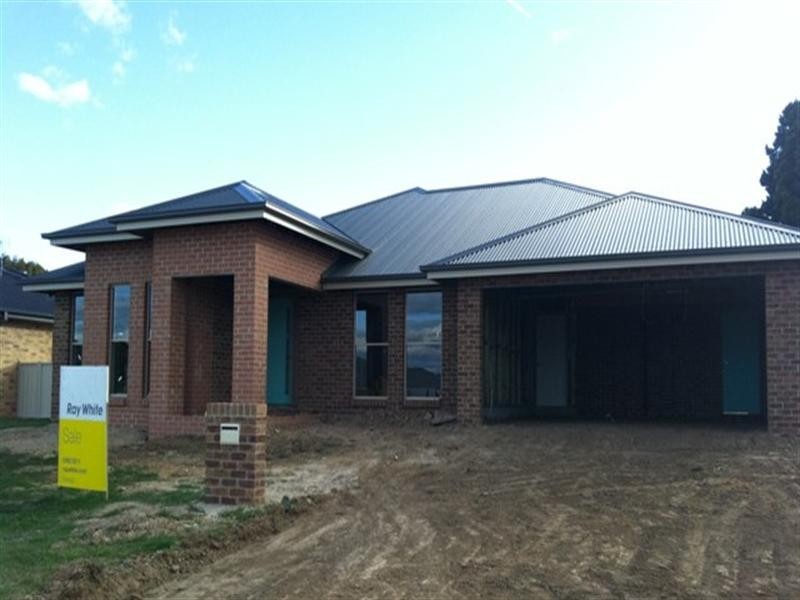 229 Emerald Street, Orange NSW 2800