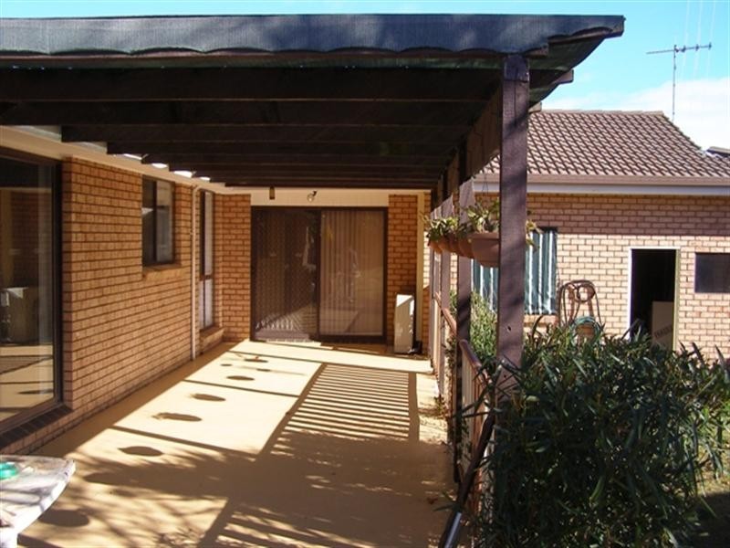 8 Kent Avenue, Orange NSW 2800