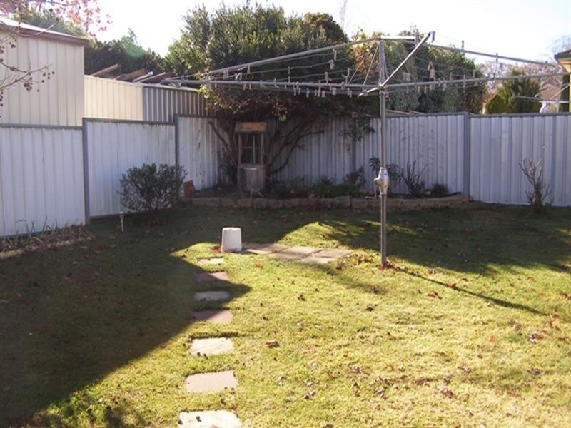 8 Kent Avenue, Orange NSW 2800