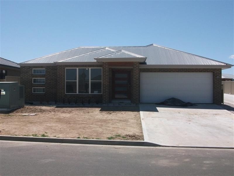 68 Diamond Drive, Orange NSW 2800