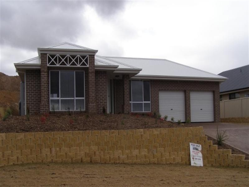 16 Quinlan Run, Orange NSW 2800