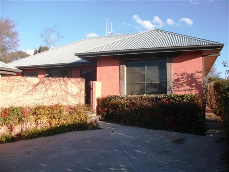 5a Roselawn Drive, Orange NSW 2800