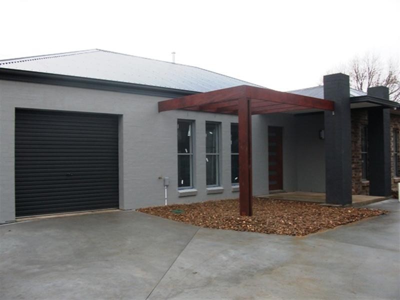 Unit 2-5 Bletchington Street, Orange NSW 2800