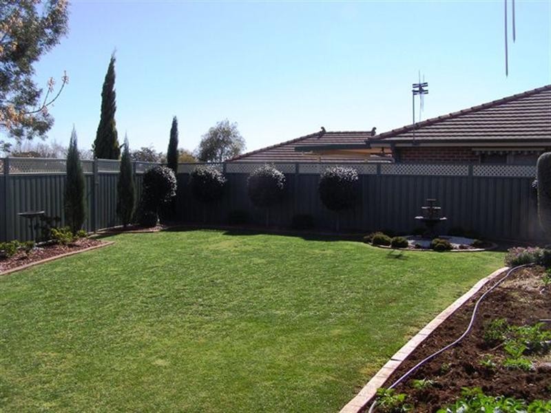 2 Casuarina Drive, Orange NSW 2800