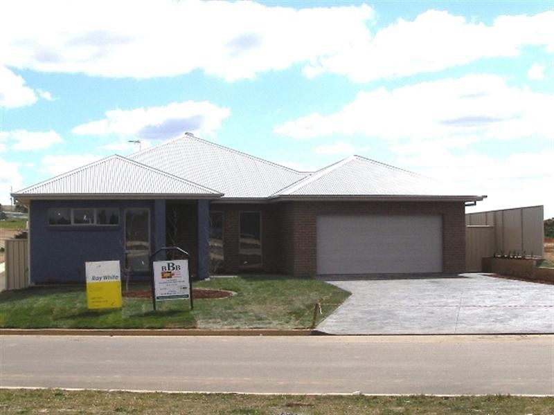 98 Braeburn Crescent, Orange NSW 2800