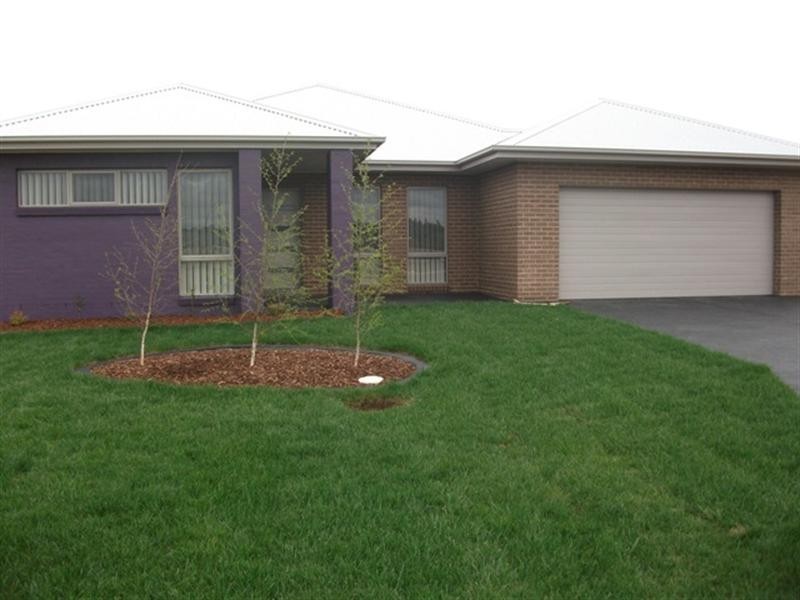 98 Braeburn Crescent, Orange NSW 2800