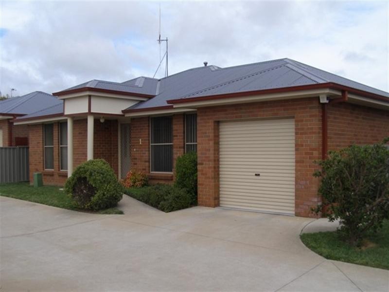 1/4 Covent Close, Orange NSW 2800