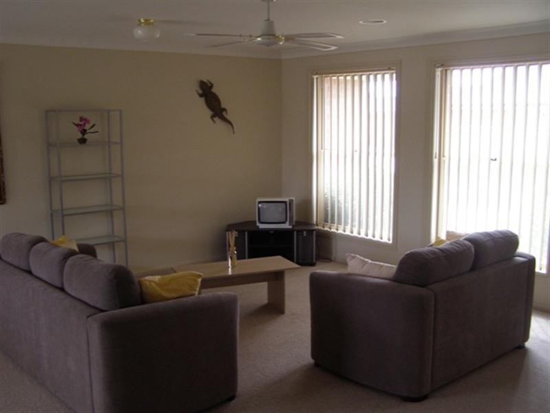 1/4 Covent Close, Orange NSW 2800