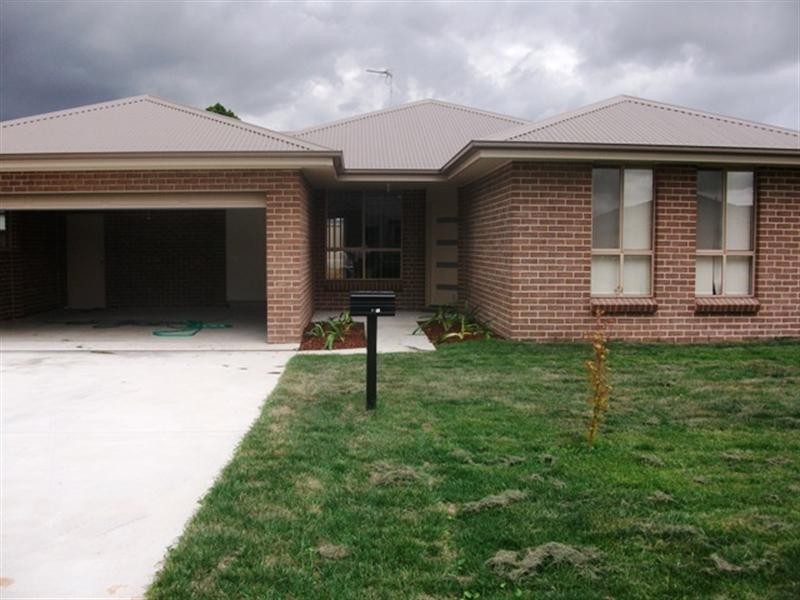 11A Emerald Street, Orange NSW 2800