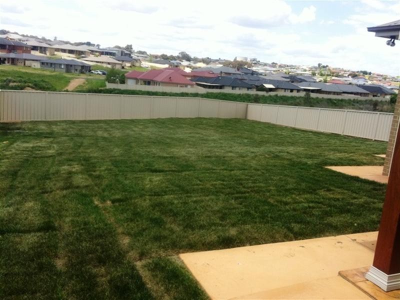 16 Robinson Court, Orange NSW 2800