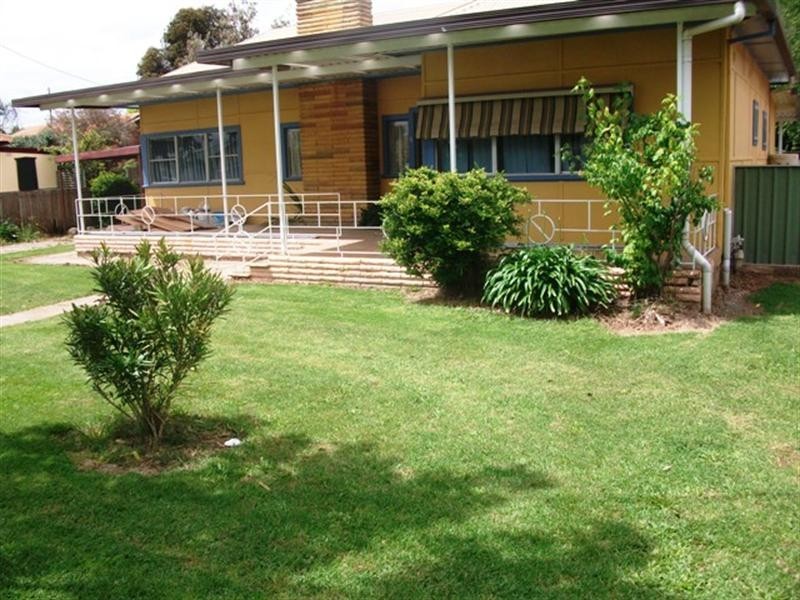 8 Bletchington Street, Orange NSW 2800