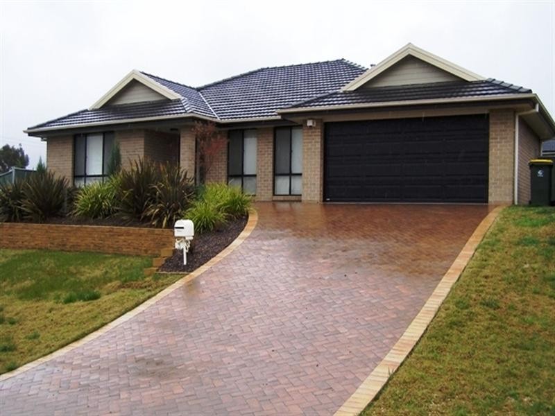 3 Discovery Drive, Orange NSW 2800