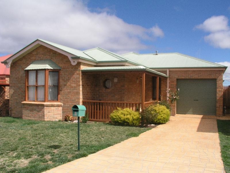 4 Wisteria Place, Orange NSW 2800