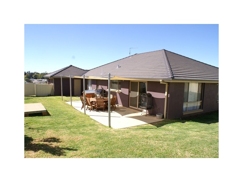 7 Jonathon Road, Orange NSW 2800