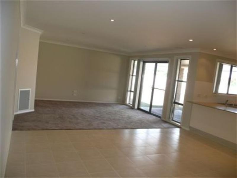 96 Diamond Drive, Orange NSW 2800