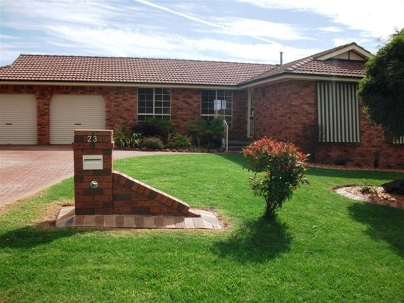 23 Turner Crescent, Orange NSW 2800