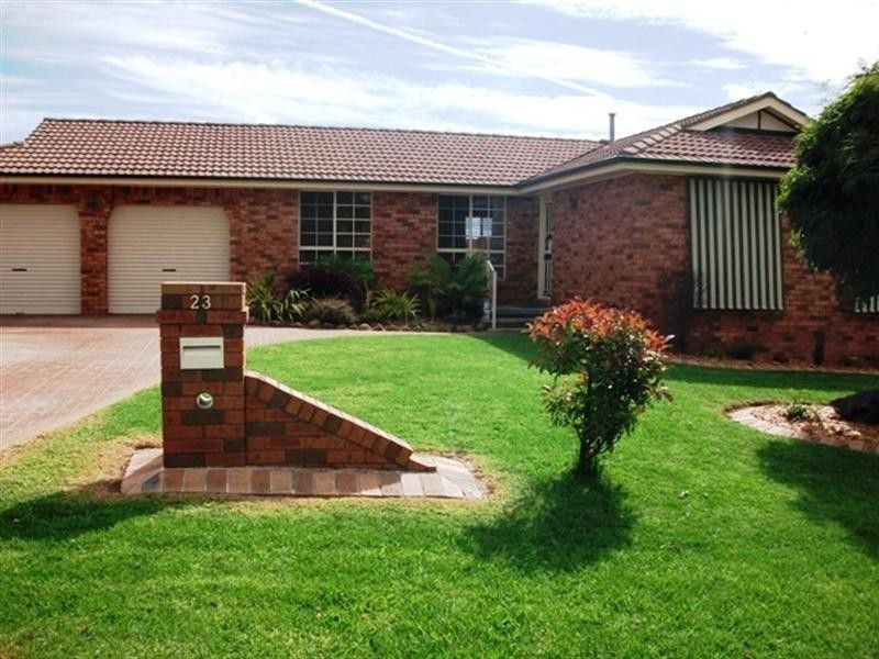 23 Turner Crescent, Orange NSW 2800