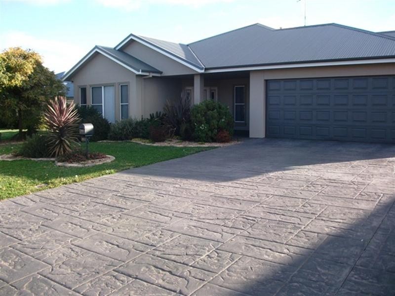 15 Johnathon Road, Orange NSW 2800