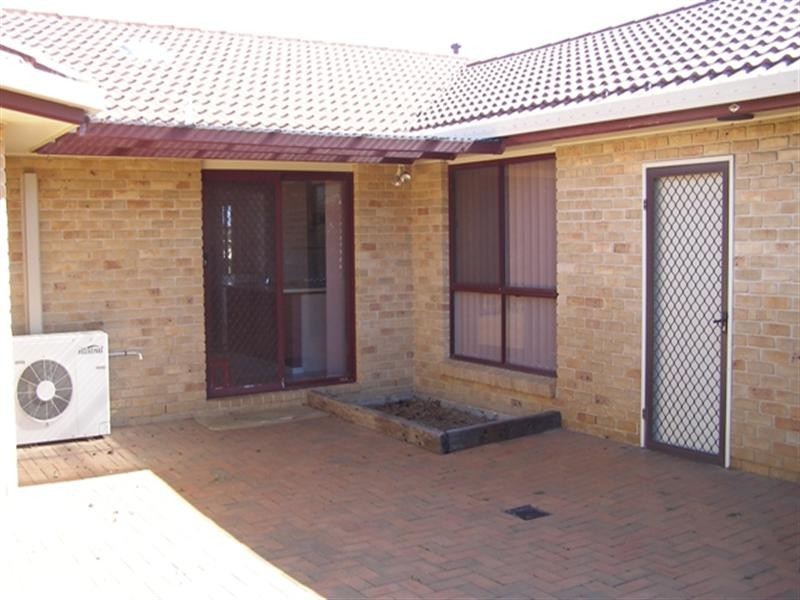 12 Sheldon Crescent, Orange NSW 2800