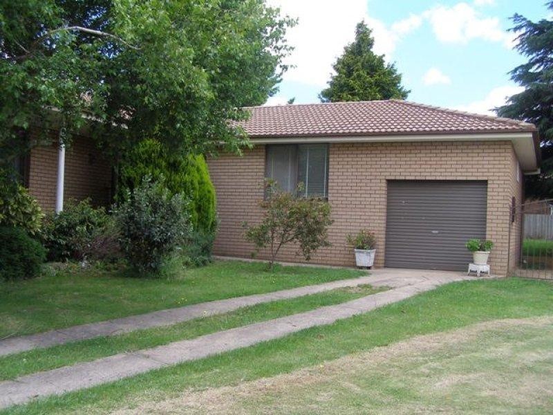 4 McCarthy Place, Orange NSW 2800