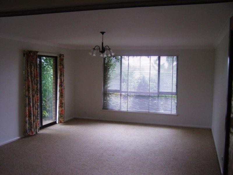 4 McCarthy Place, Orange NSW 2800