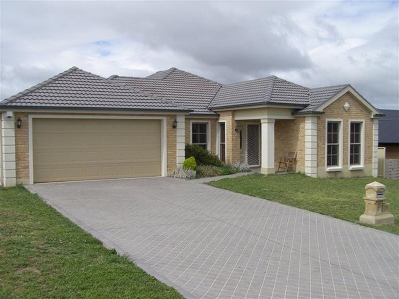 7 Greerlyn Way, Orange NSW 2800