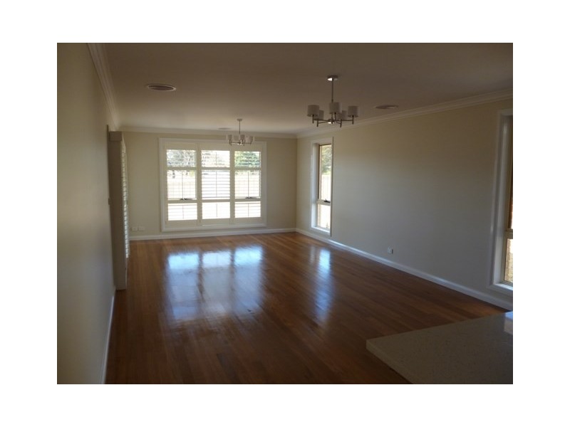 22 Robinson Court, Orange NSW 2800