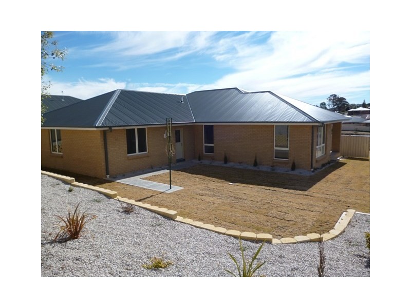 22 Robinson Court, Orange NSW 2800