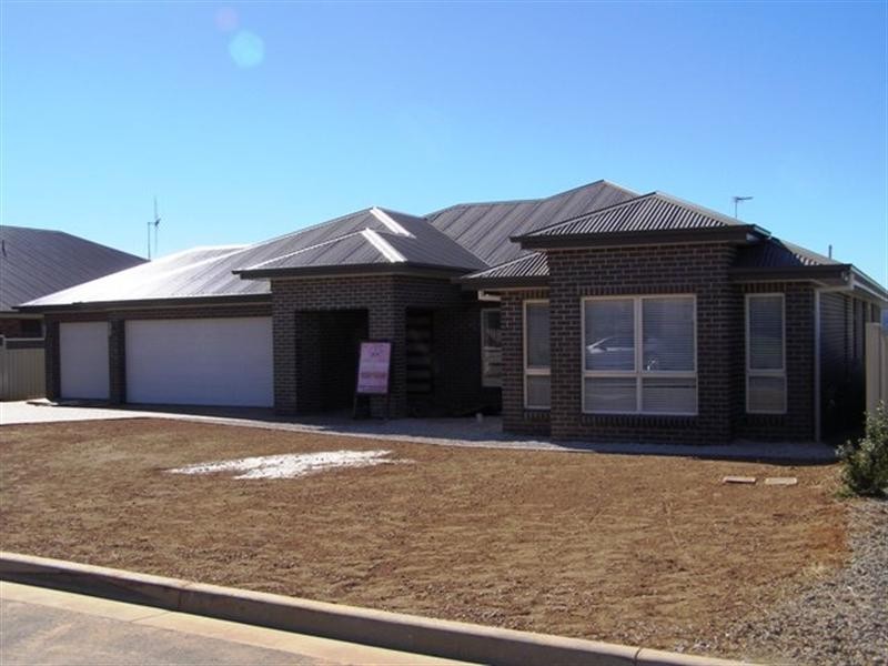 20 Diamond Drive, Orange NSW 2800