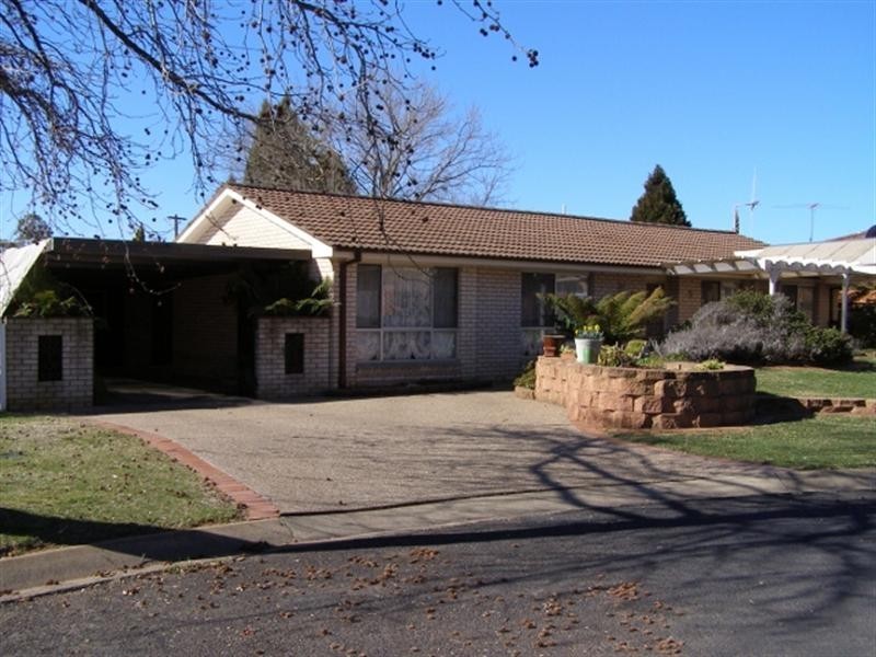 9 Alison Place, Orange NSW 2800