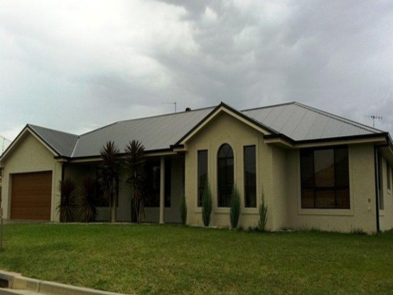 3 Valencia Drive, Orange NSW 2800