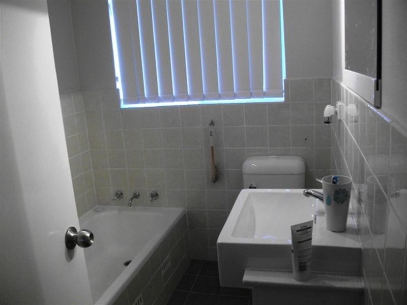 Unit 2/14-16 Burrendong Way, Orange NSW 2800