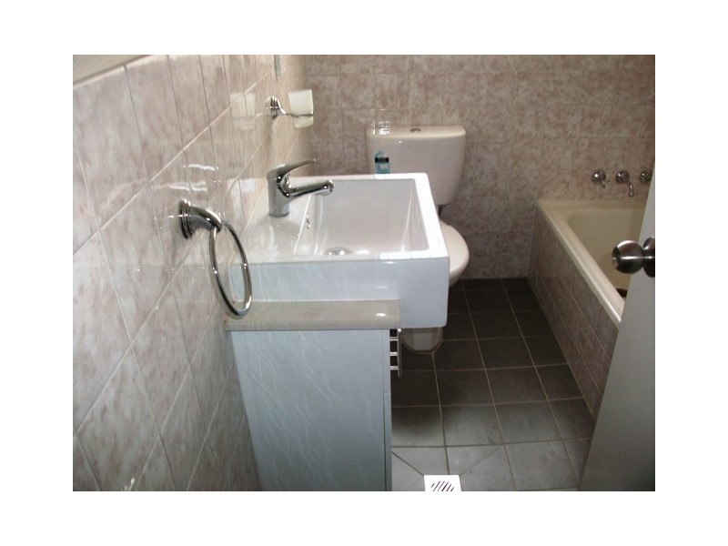 Unit 11/14-16 Burrendong Way, Orange NSW 2800