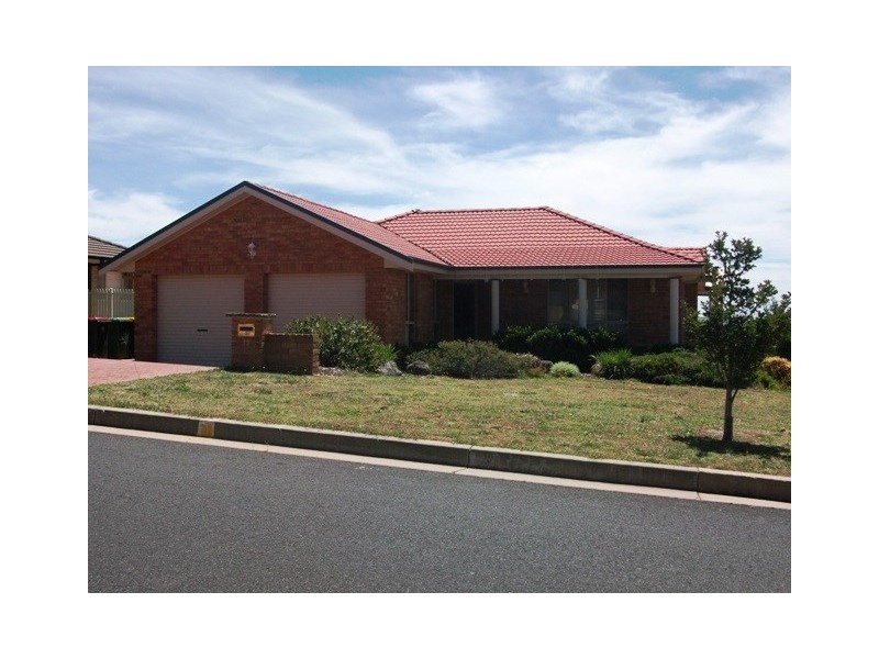 11 Hoskins Place, Orange NSW 2800