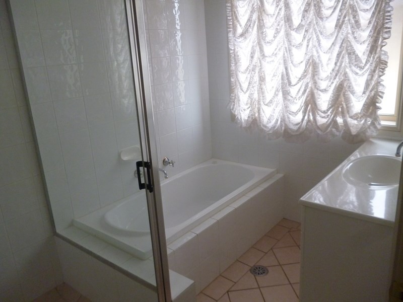 11 Hoskins Place, Orange NSW 2800