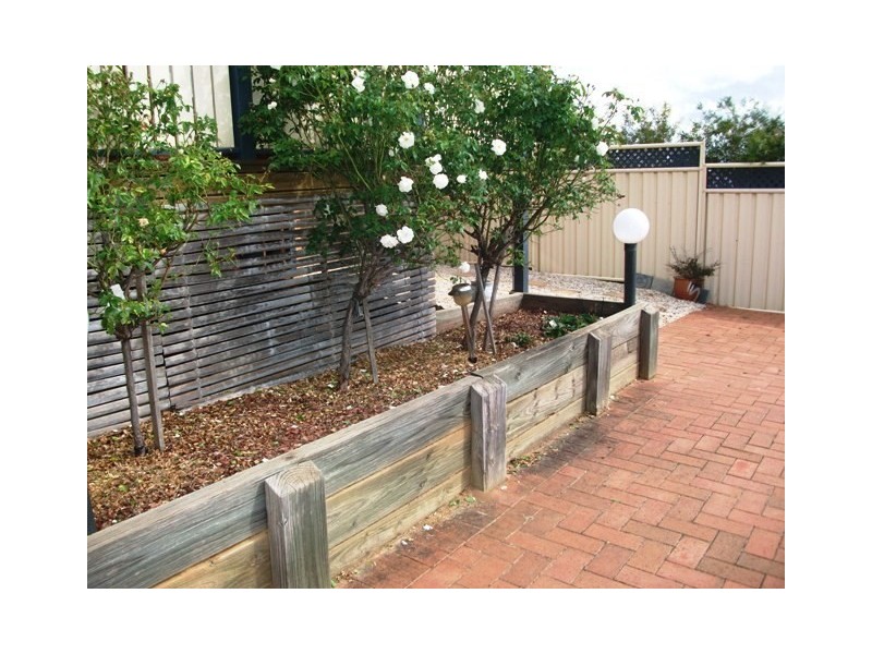 11 Hoskins Place, Orange NSW 2800