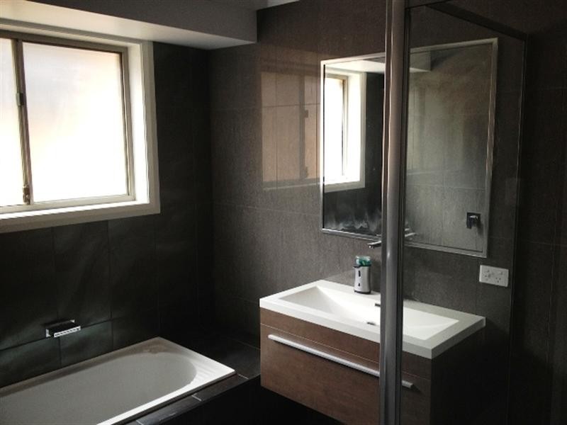 24 Robinson Court, Orange NSW 2800