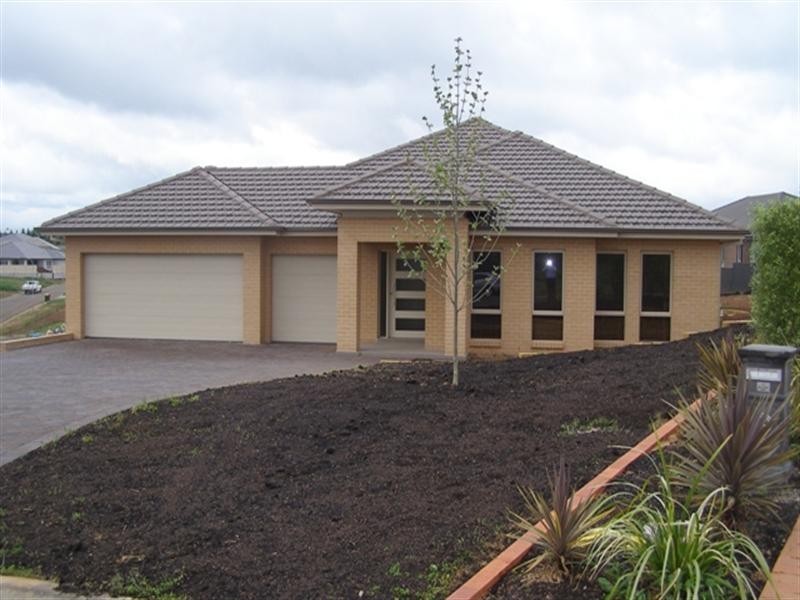 7 Collins Way, Orange NSW 2800