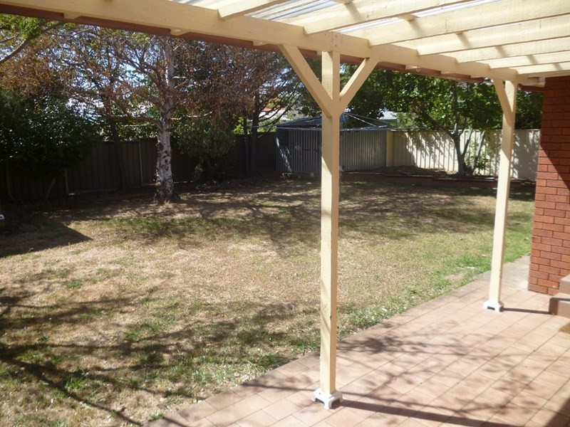 2 McCarthy Place, Orange NSW 2800