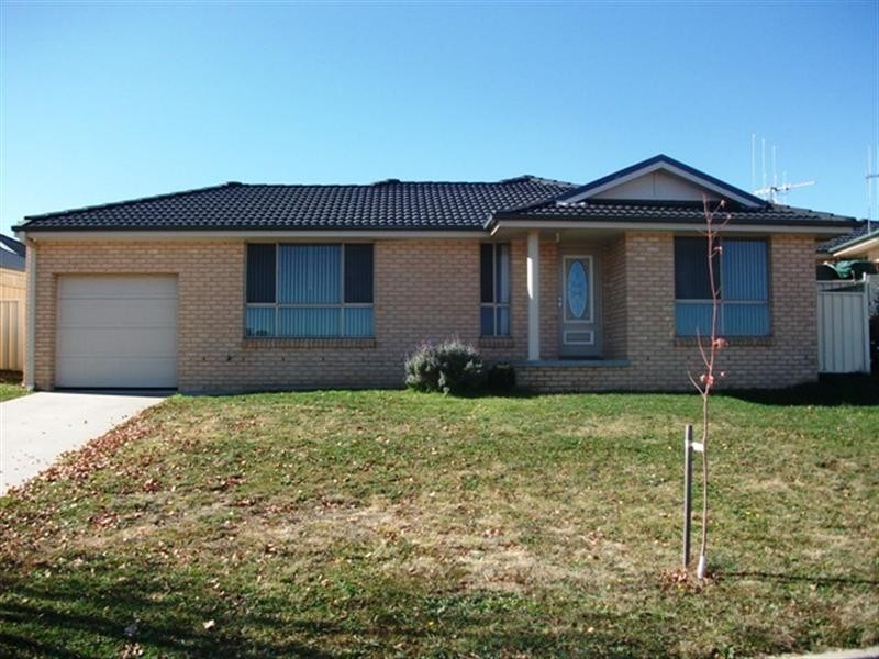26 Holman Way, Orange NSW 2800