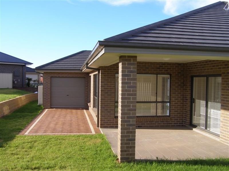 2 Row Close, Orange NSW 2800