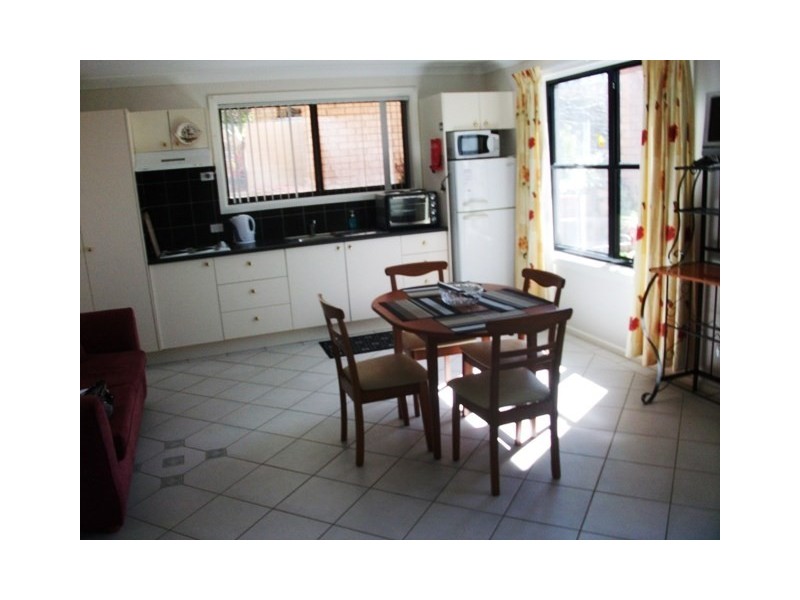 8 Kylie Circuit, Orange NSW 2800