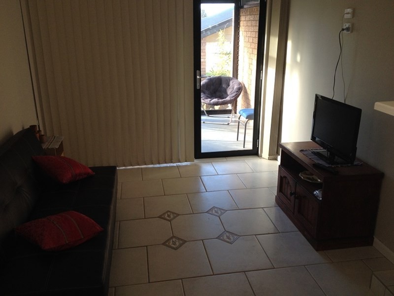 8 Kylie Circuit, Orange NSW 2800