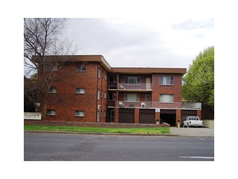 Unit 7/14-16 Burrendong Way, Orange NSW 2800