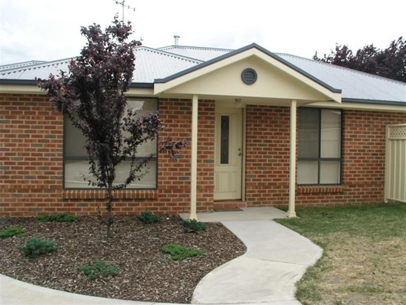 Unit 2-15 Churchill Avenue, Orange NSW 2800