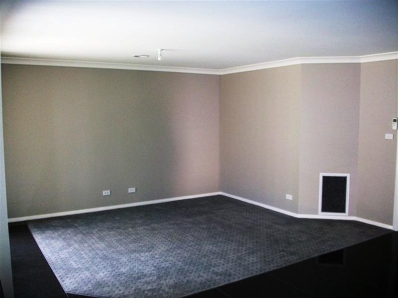 21 Robinson Court, Orange NSW 2800