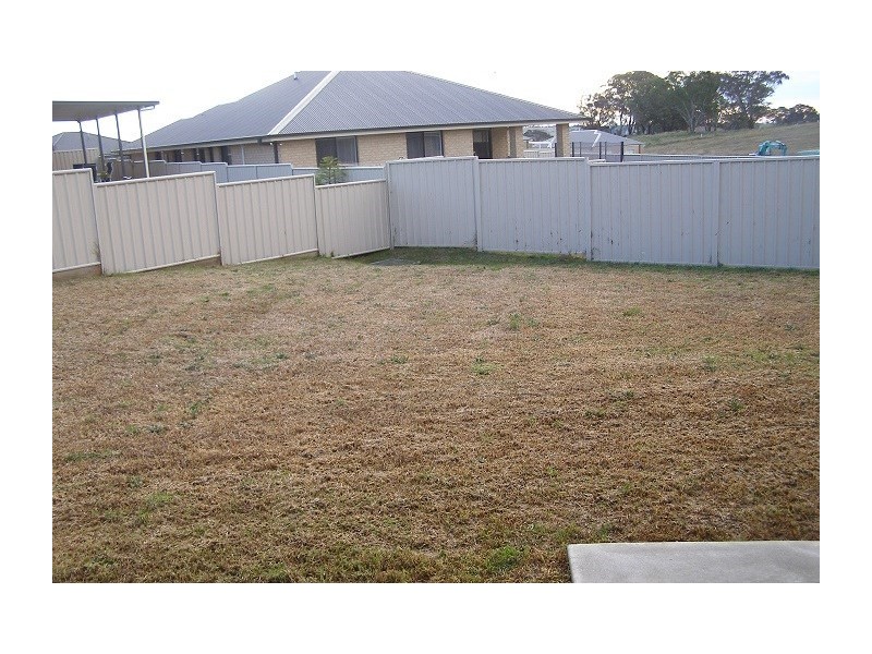 16 Begonia Place, Orange NSW 2800