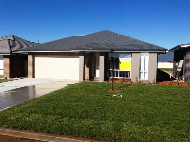 1073 Pearl Court, Orange NSW 2800