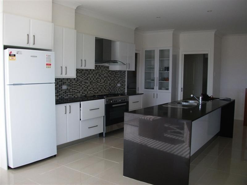 11 Booth Crescent, Orange NSW 2800